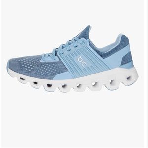 On Cloudswift Women's size 8-blue